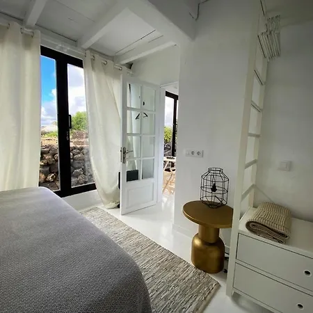 Casa Rara - Finca Rural Tipica En Yaiza